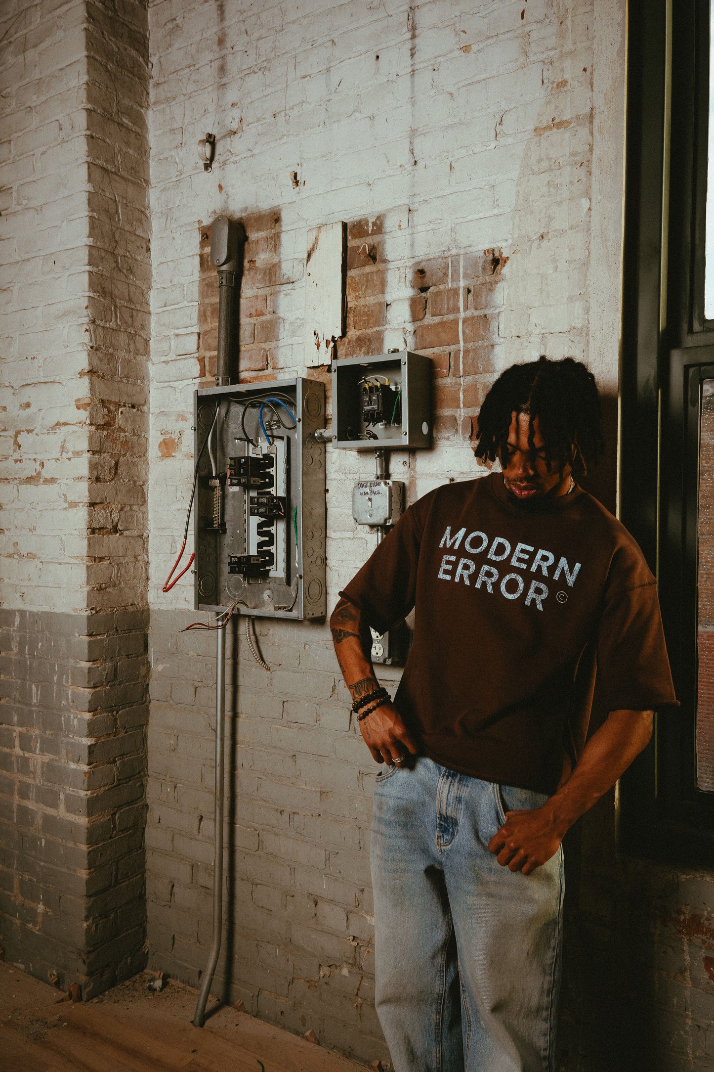 STFU & WORK T-SHIRT (BROWN)